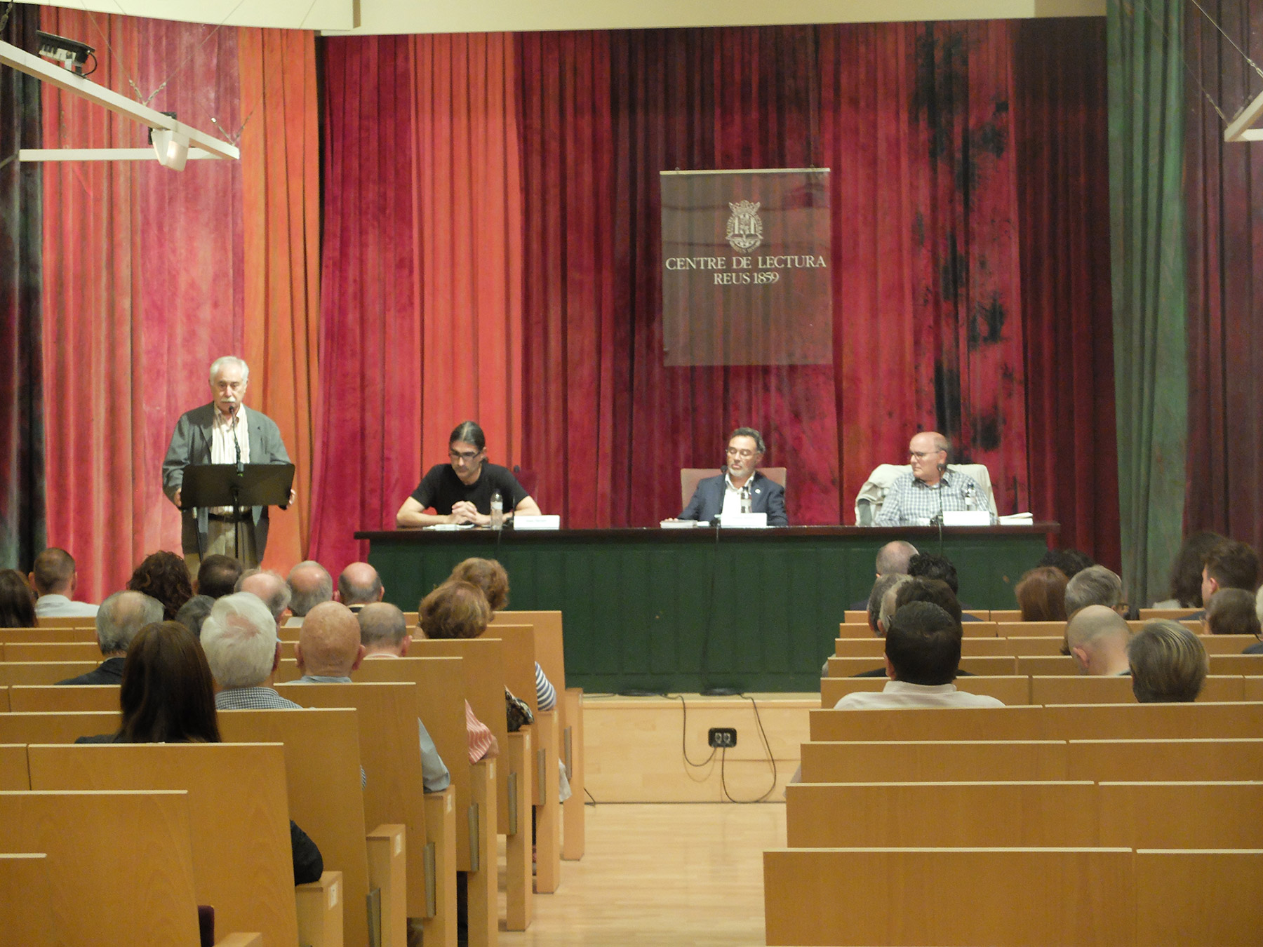 El Gremi presenta el llibre ‘Pedra a pedra’ sobre els 400 anys de l’entitat